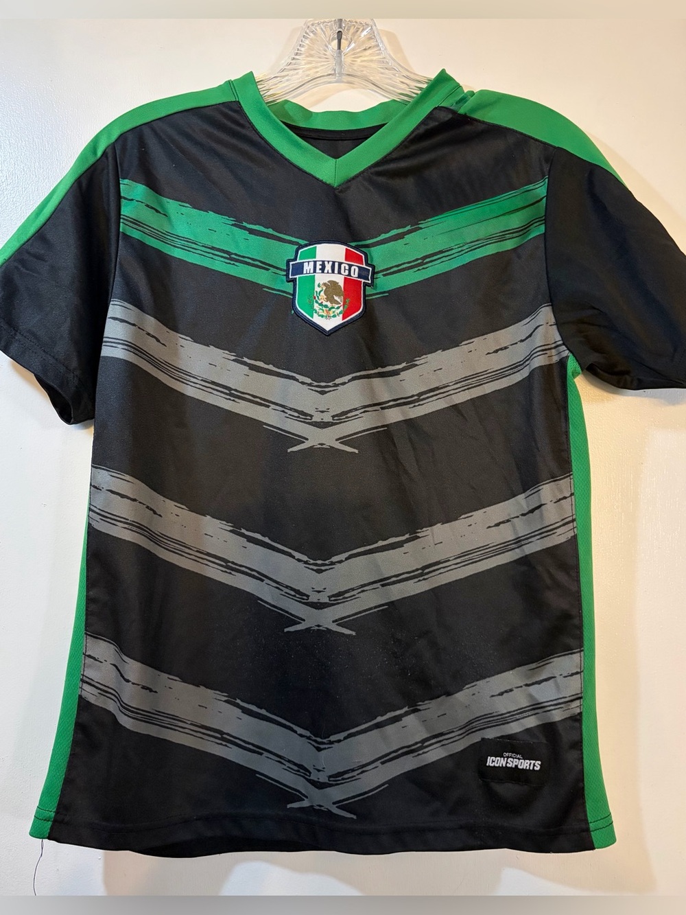 Icon Sports Mexico Soccer Jersey Black and Green Youth Sz Medium